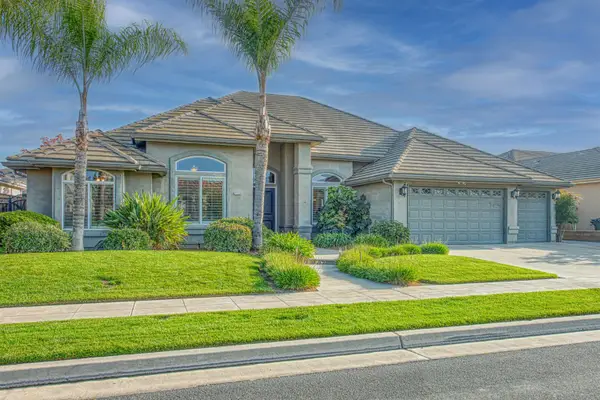 7730 N Gilroy Avenue, Fresno, CA 93722