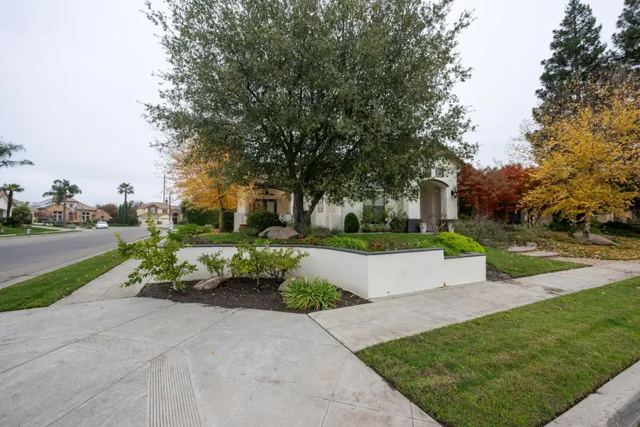 2182 E Hogan Avenue, Fresno, CA 93730 - Image #2