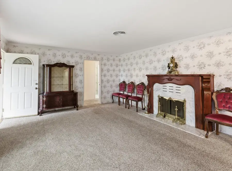 11704 E Nebraska Avenue, Selma, CA 93662 - Image #2