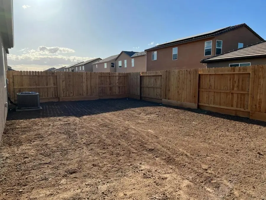 6734 E Cambridge Avenue, Fresno, CA 93727 - Image #3