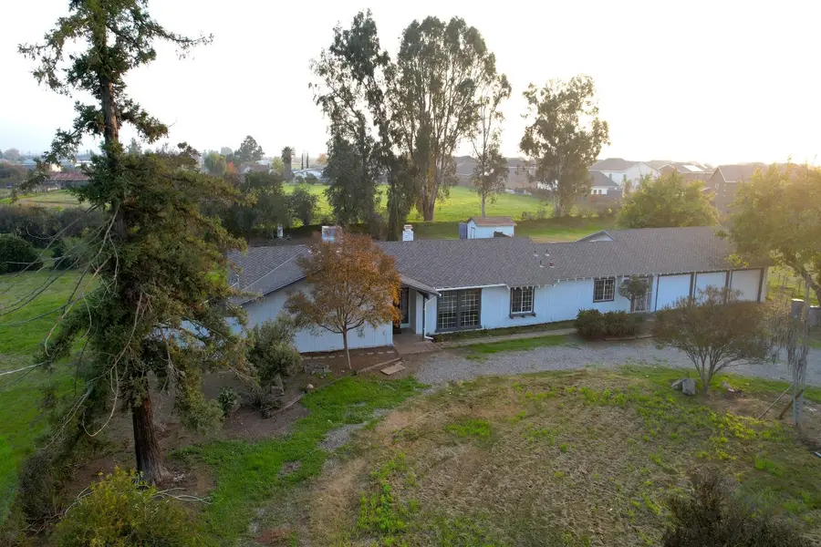 5205 W Lamona Avenue, Fresno, CA 93722 - Image #2