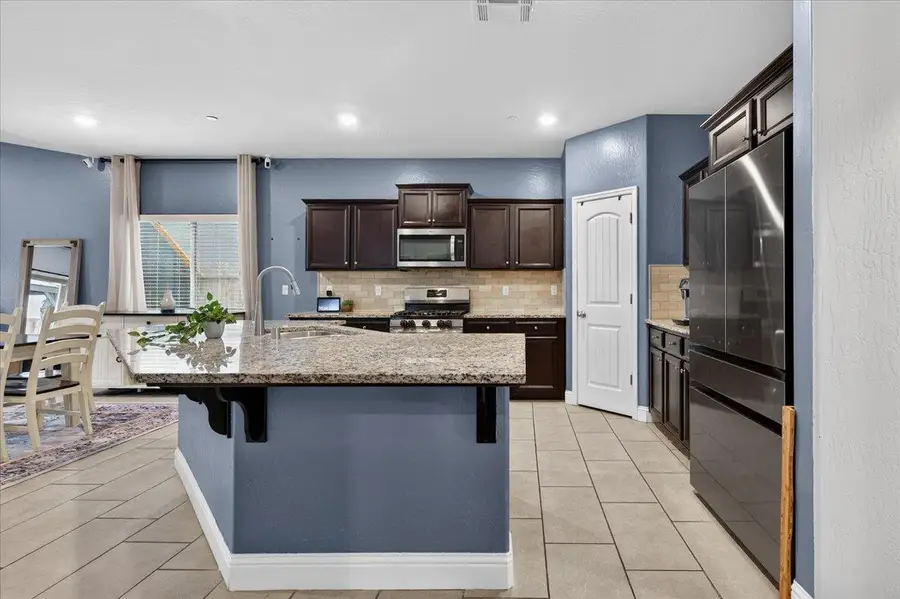 1556 N Delbert Avenue, Fresno, CA 93722 - Image #3