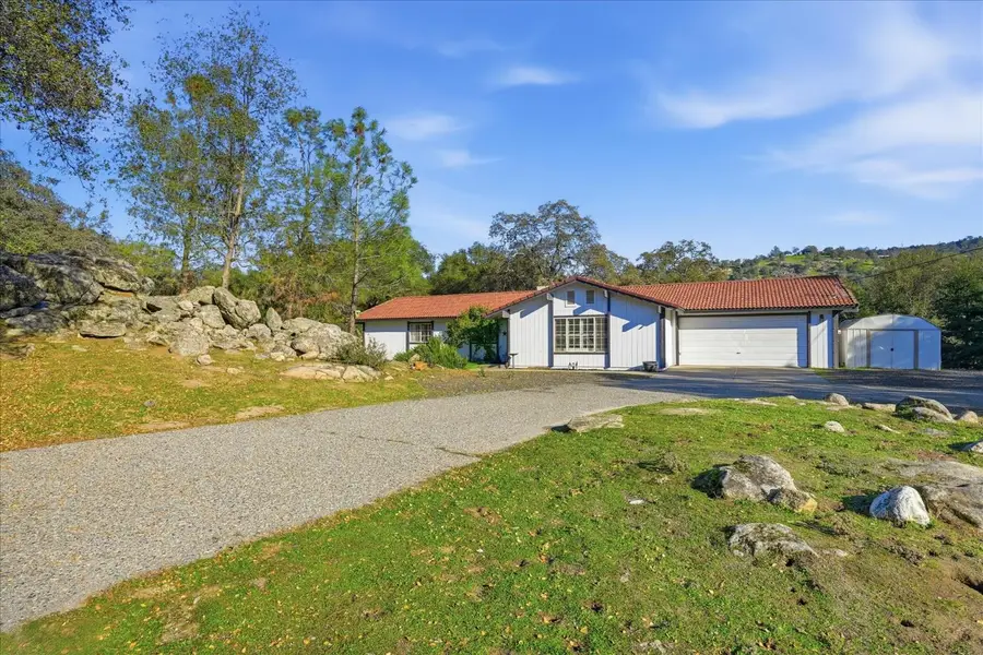 31083 Moccassin Court, Coarsegold, CA 93614 - Image #2