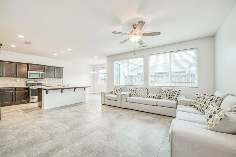 2143 Lombard Lane, Clovis, CA 93619 - Image #2