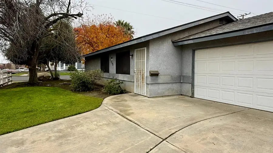 202 N 10th Street, Hanford, CA 93230 - Image #2