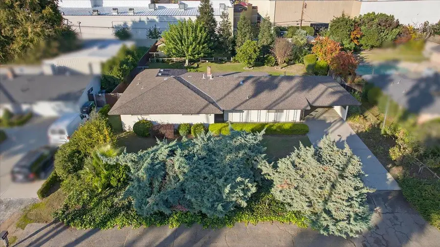 6112 E Montecito Avenue, Fresno, CA 93727 - Image #2