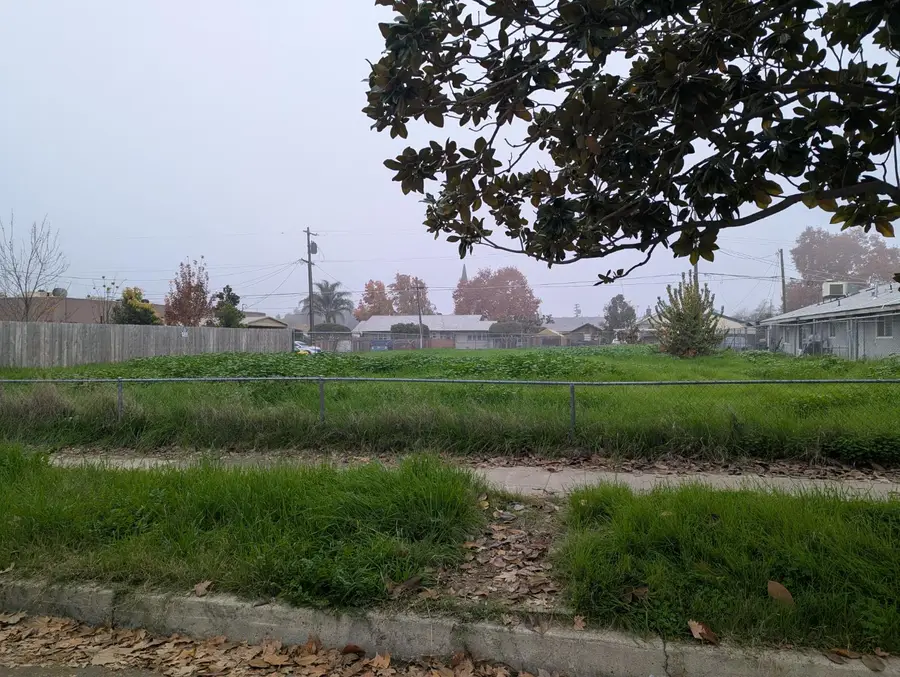 521 O Street, Sanger, CA 93657 - Image #2