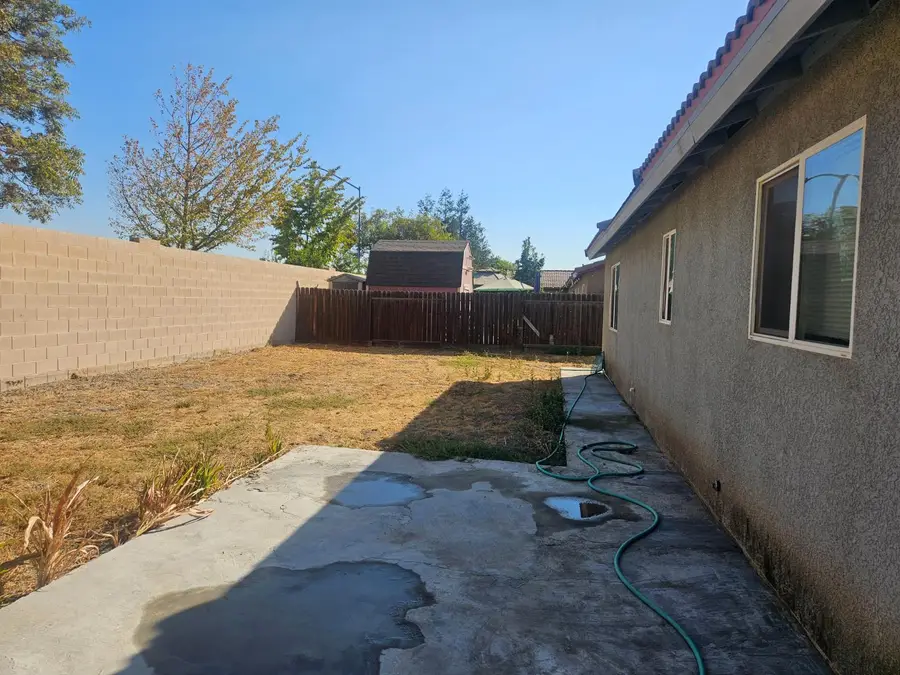 16172 W Botelho Avenue, Kerman, CA 93630 - Image #2