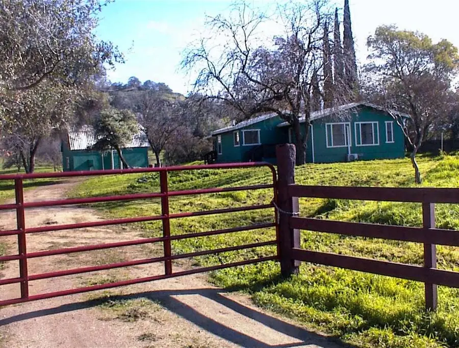 37702 Squaw Valley Road, Yokuts Valley, CA 93675 - #2