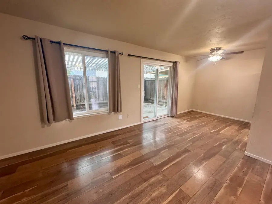 4815 N Winery Circle, Fresno, CA 93726 - Image #2