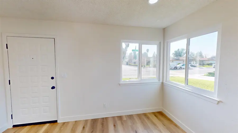 5044 W Willis Avenue, Fresno, CA 93722 - Image #3