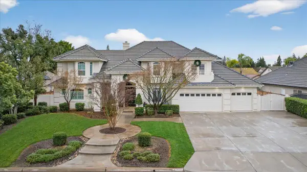 2205 W Fir Avenue, Fresno, CA 93711