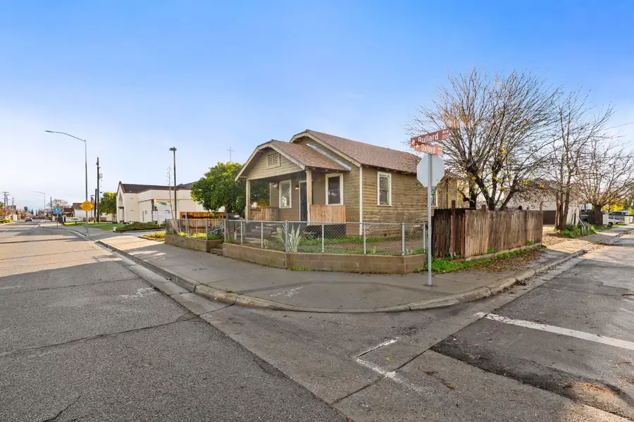 208 Bullard Avenue, Clovis, CA 93612 - Image #2