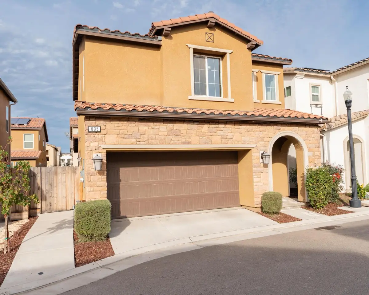 835 Fir Street W, Madera, CA 93636 - Image #1