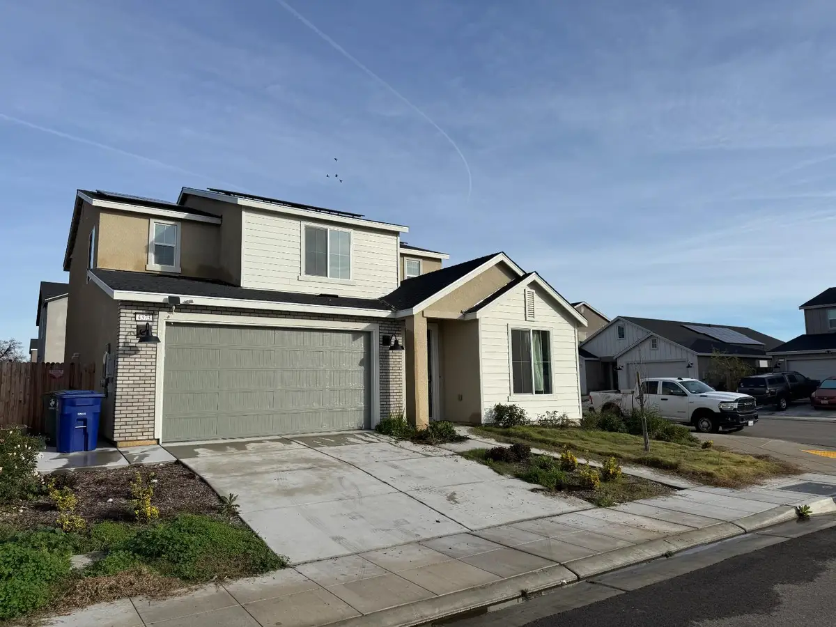 4373 Rialto Avenue, Clovis, CA 93619 - Image #1