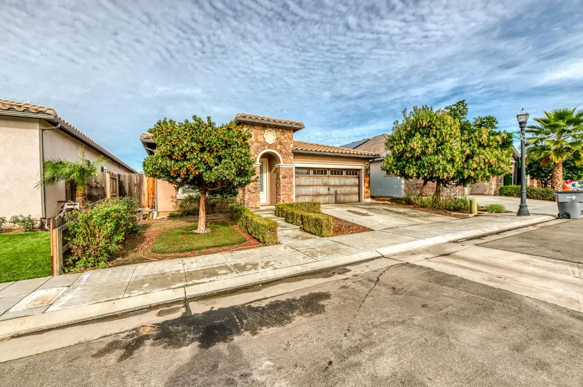 6180 E Providence Avenue, Fresno, CA 93727 - Image #1
