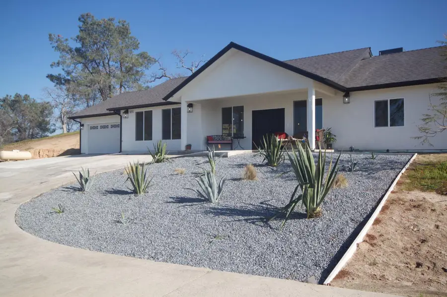 40275 Lilley Mountain Drive, Coarsegold, CA 93614 - Image #2