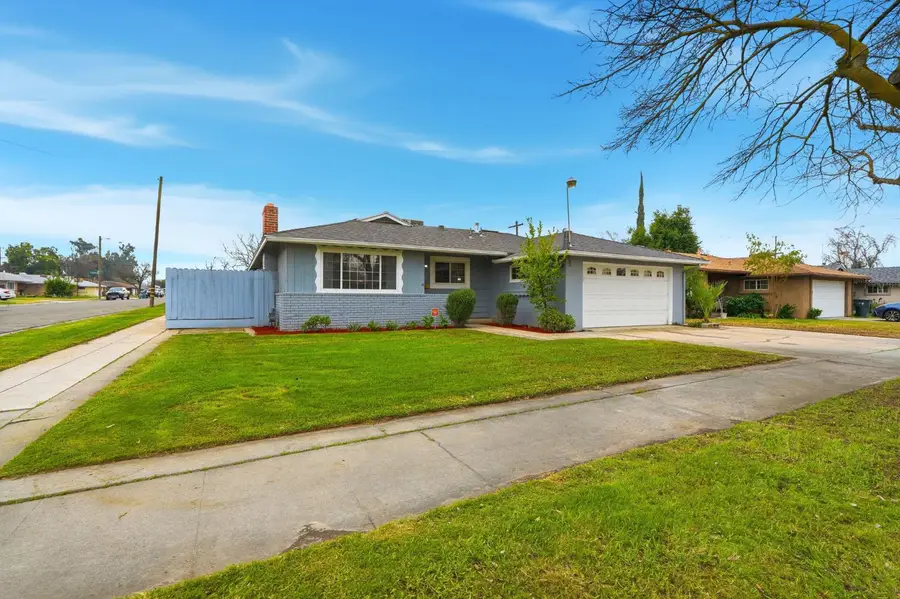 2826 E Hampton Way, Fresno, CA 93726 - #3