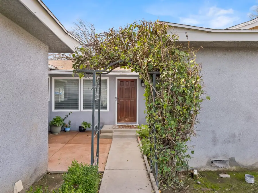 4535 N Laureen Avenue, Fresno, CA 93726 - Image #3
