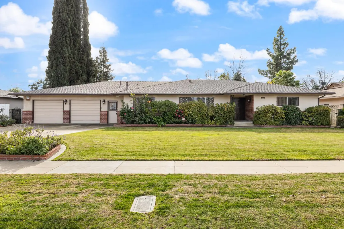 4948 E Townsend Avenue, Fresno, CA 93727 - Image #1