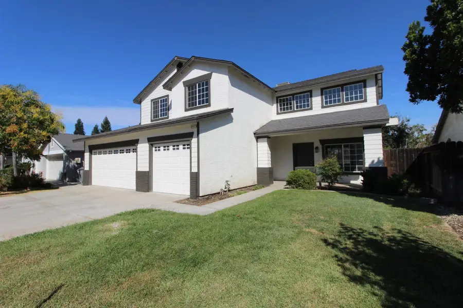 2117 Goshen Avenue, Clovis, CA 93611 - Image #2