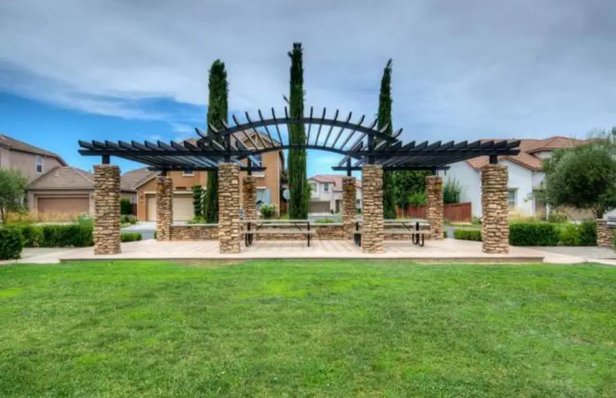 852 Beauregard Lane, Clovis, CA 93619 - Image #2