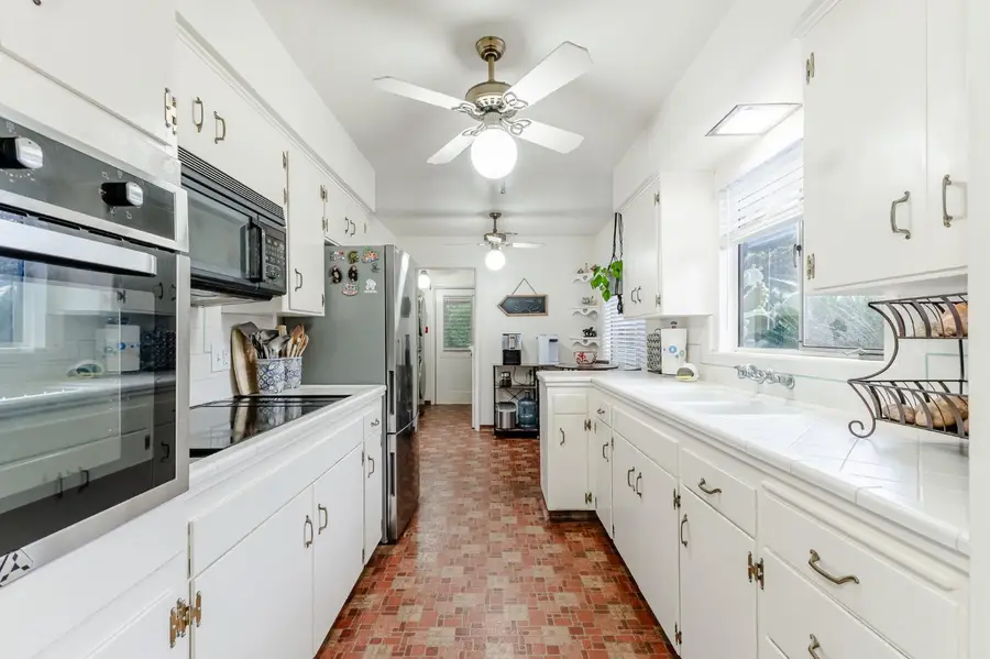 2349 E Pontiac Way, Fresno, CA 93726 - Image #3