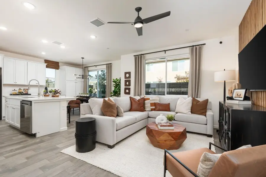 6584 E Blushing Drive, Fresno, CA 93727 - Image #3