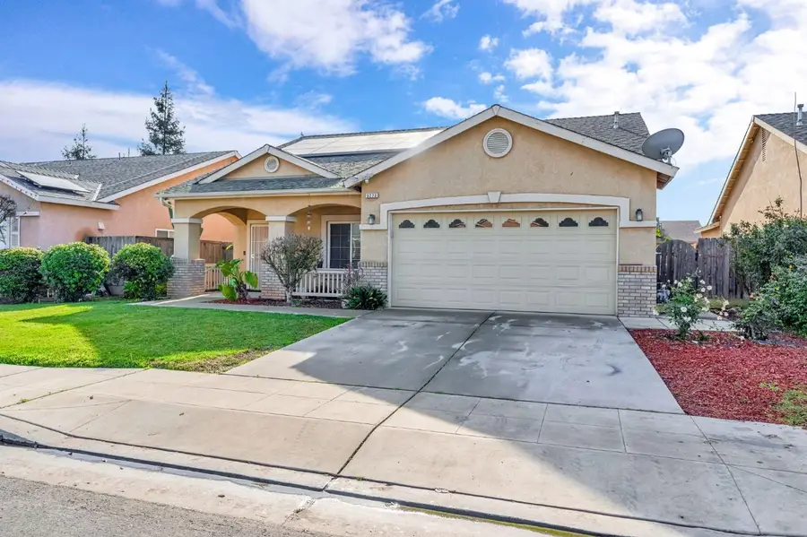 5273 W Norwich Avenue, Fresno, CA 93722 - Image #2