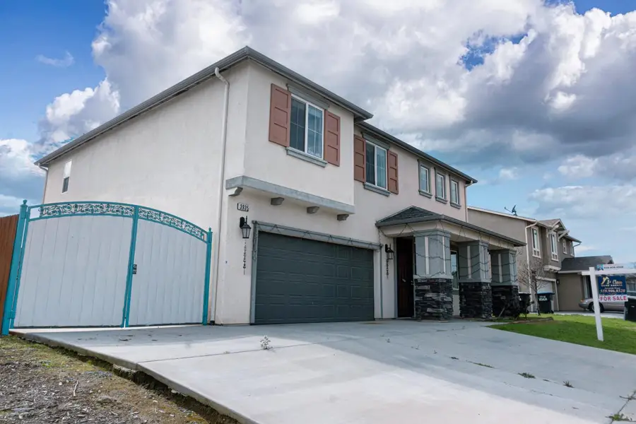 3935 E Myrtle Avenue, Visalia, CA 93292 - #2