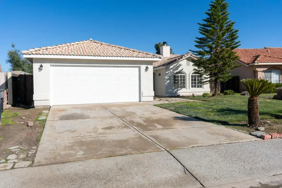 906 Don Medico Drive, Hanford, CA 93230 - Image #2