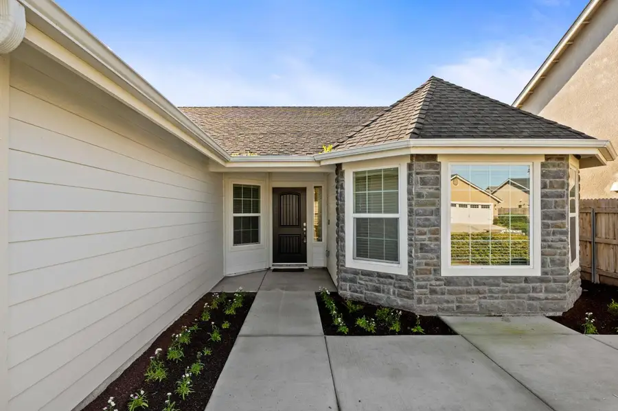 3283 Ferro Court, Tulare, CA 93274 - Image #2