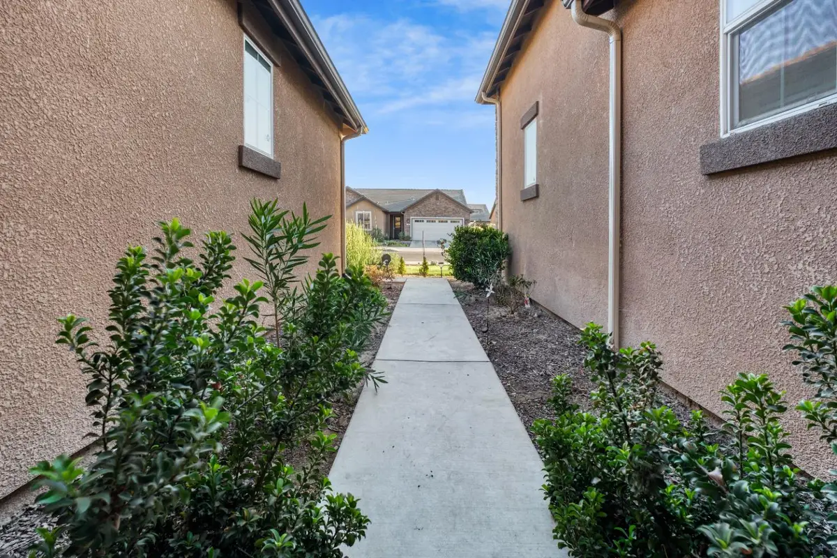 1890 Tamworth Avenue, Tulare, CA 93274 - Image #1