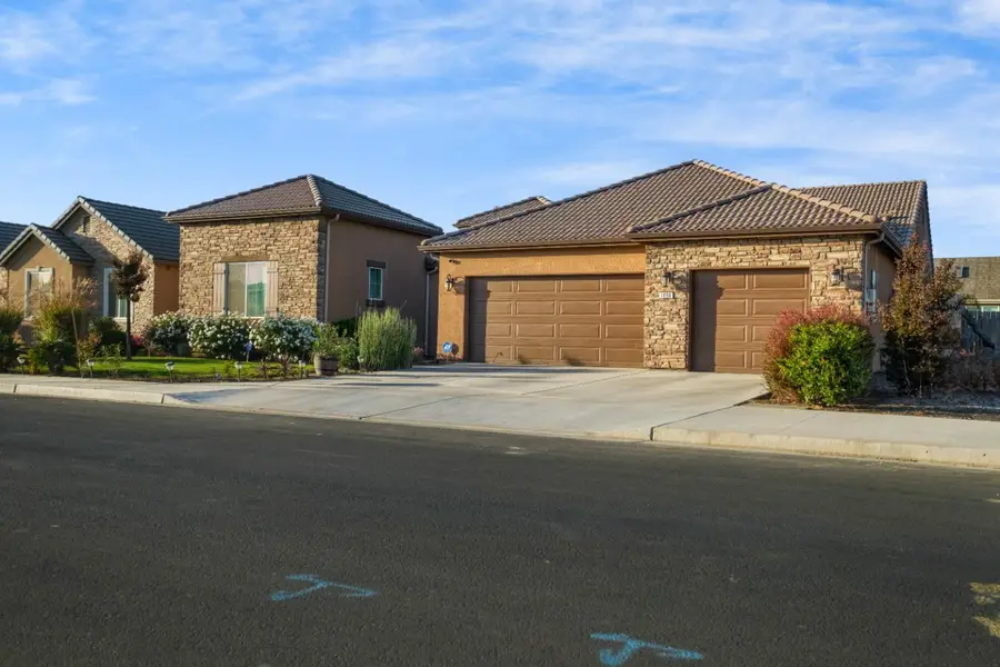 1890 Tamworth Avenue, Tulare, CA 93274 - Image #2