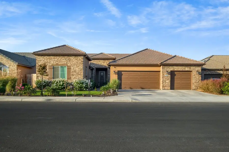 1890 Tamworth Avenue, Tulare, CA 93274 - Image #3