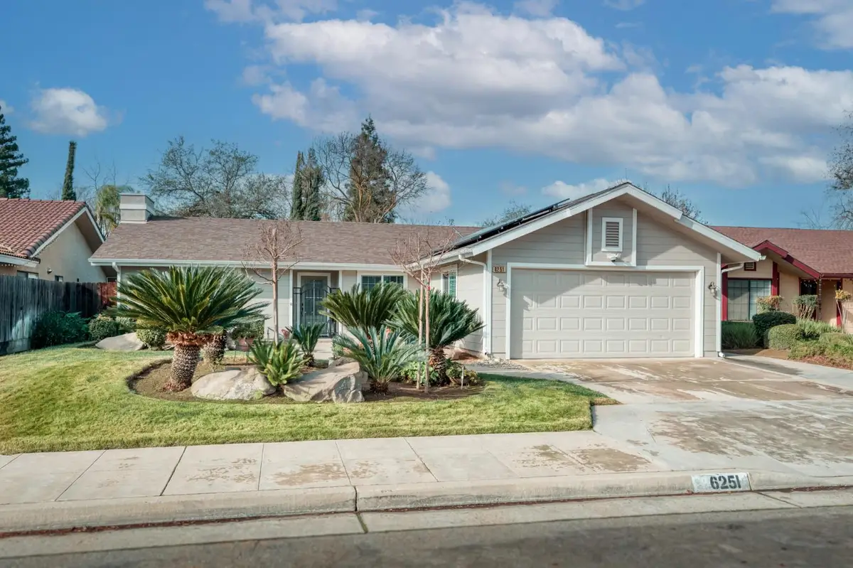 6251 N Gilroy Avenue, Fresno, CA 93722 - Image #1