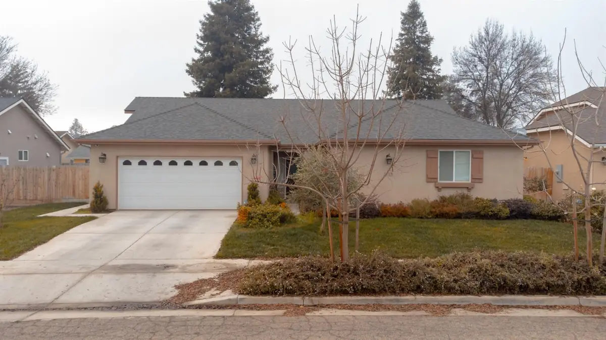 2113 S Columbus Court, Visalia, CA 93277 - Image #1