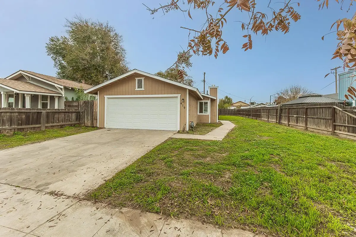 479 W Spruce Avenue, Pinedale, CA 93650 - Image #1