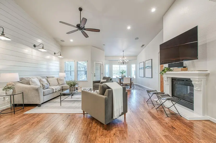 351 Trenton Avenue, Clovis, CA 93619 - Image #2