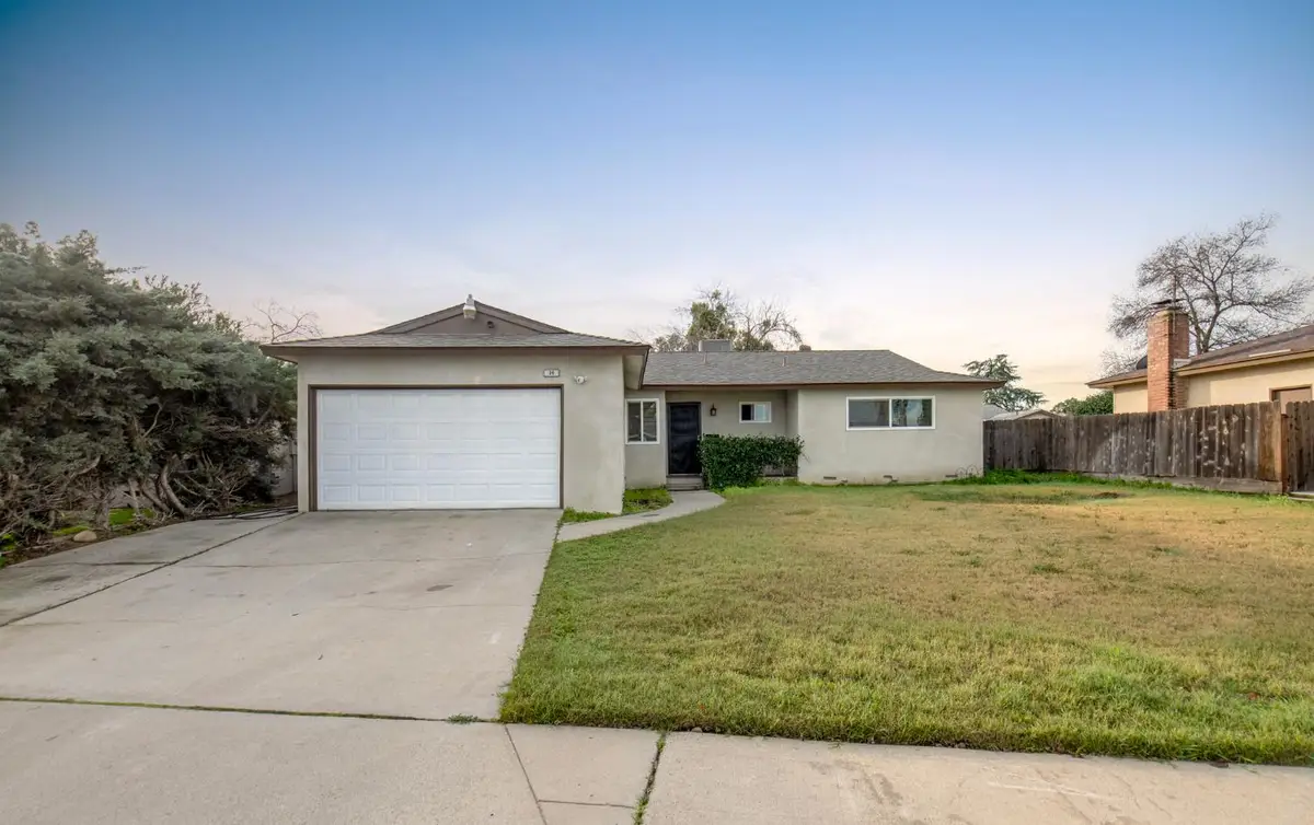 30 W Holland Avenue, Clovis, CA 93612 - Image #1