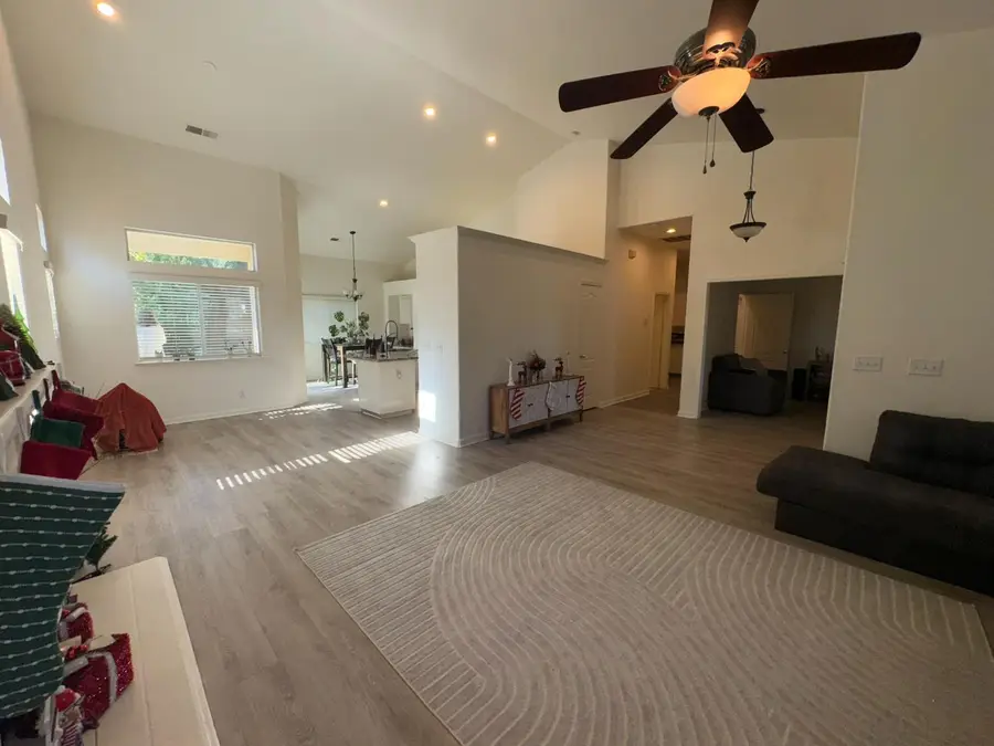 62 N Helm Avenue, Clovis, CA 93612 - Image #3