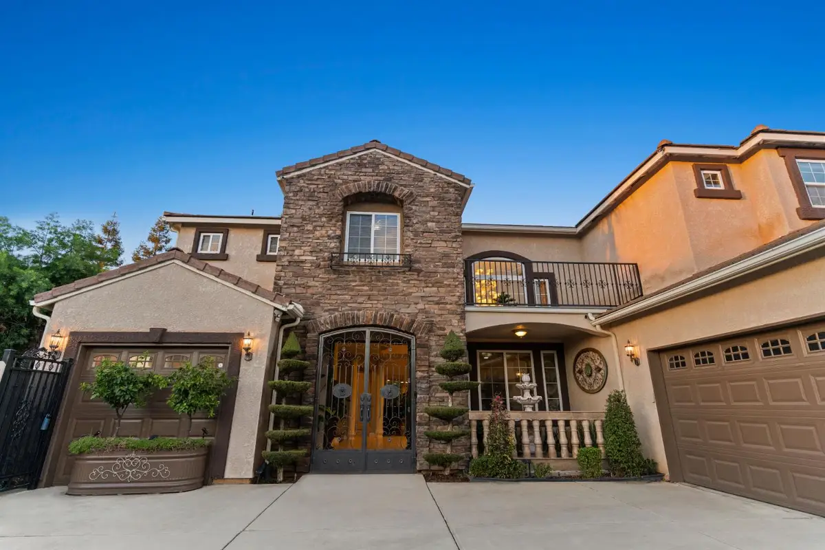 2878 E Omaha Ave, Fresno, CA 93720 - Image #1