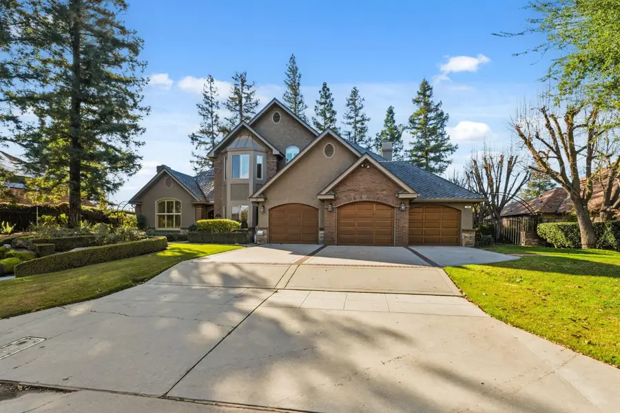 195 W Riverridge Avenue, Fresno, CA 93711 - Image #2