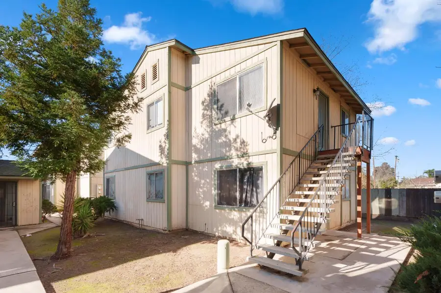 609 Moore Street, Madera, CA 93638 - #2