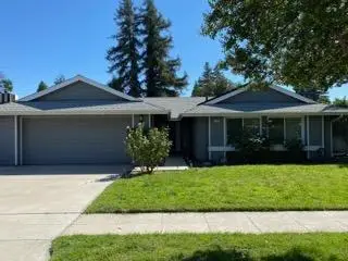 4145 W Capitola Avenue, Fresno, CA 93722