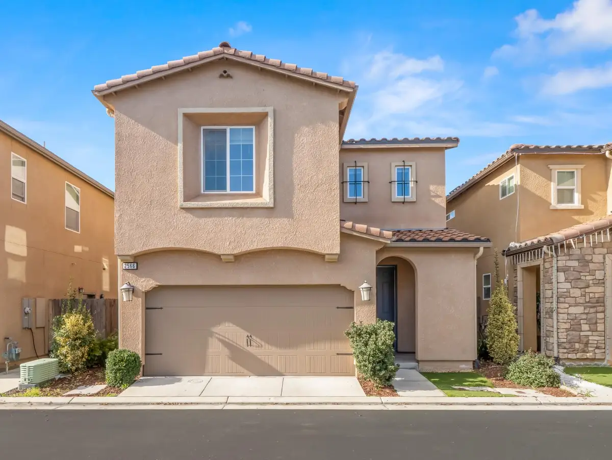 2566 Mustang Drive, Clovis, CA 93612 - Image #1