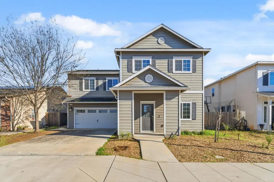 2715 Las Rosas Avenue, Clovis, CA 93619 - Image #2