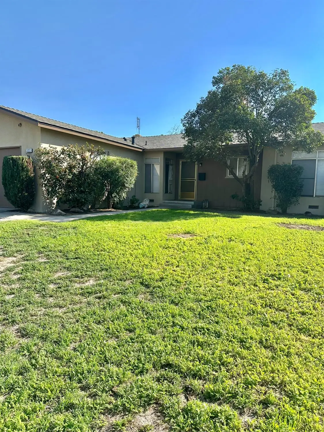 322 W Richert Avenue, Clovis, CA 93612 - Image #1