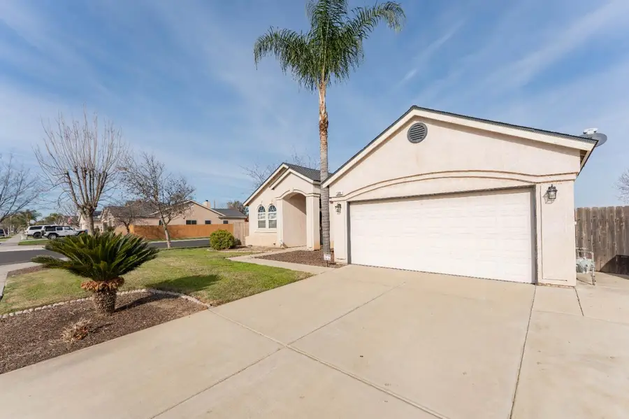 1358 Peachwood Street, Lemoore, CA 93245 - Image #2