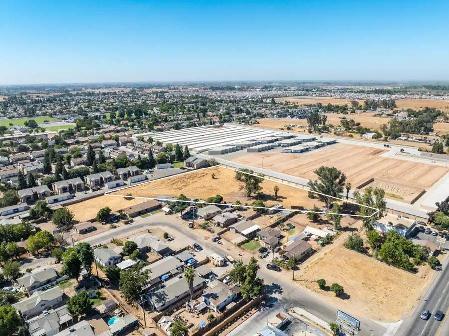5595 W Shaw Avenue, Fresno, CA 93722 - #2